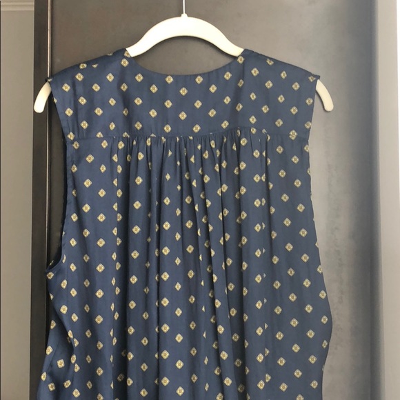 Top - Picture 2 of 4